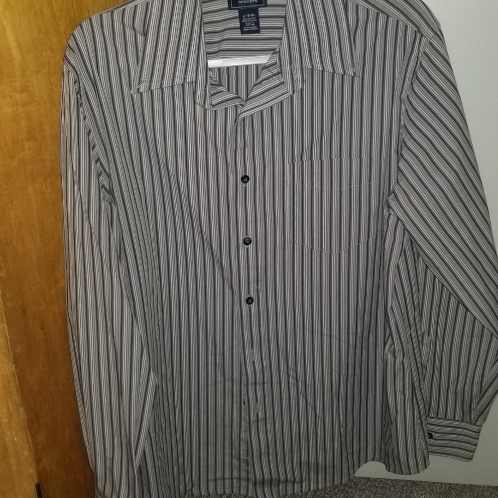 Dockers size large black/gray plaid cotton long sleeve button front dress shirt